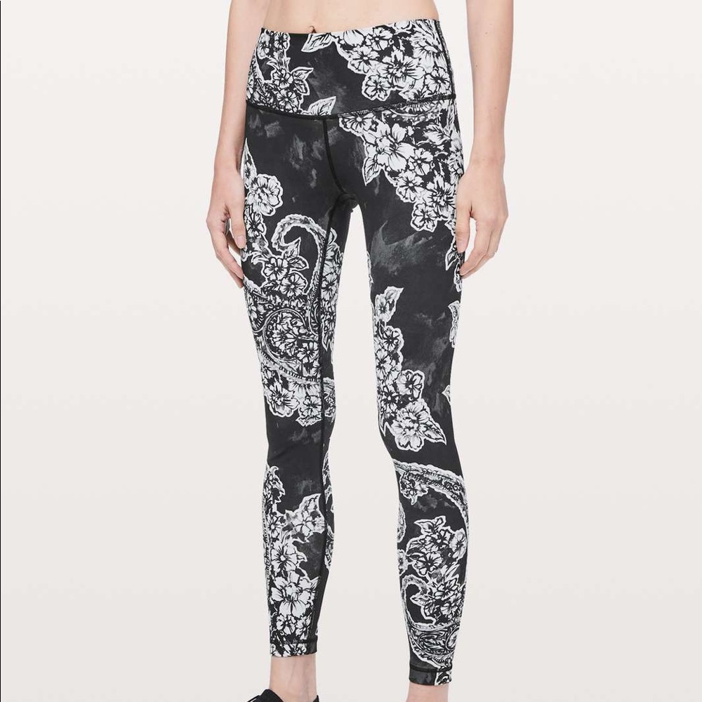 NWOT Lululemon Paisley Wunder Under 6 Luxtreme